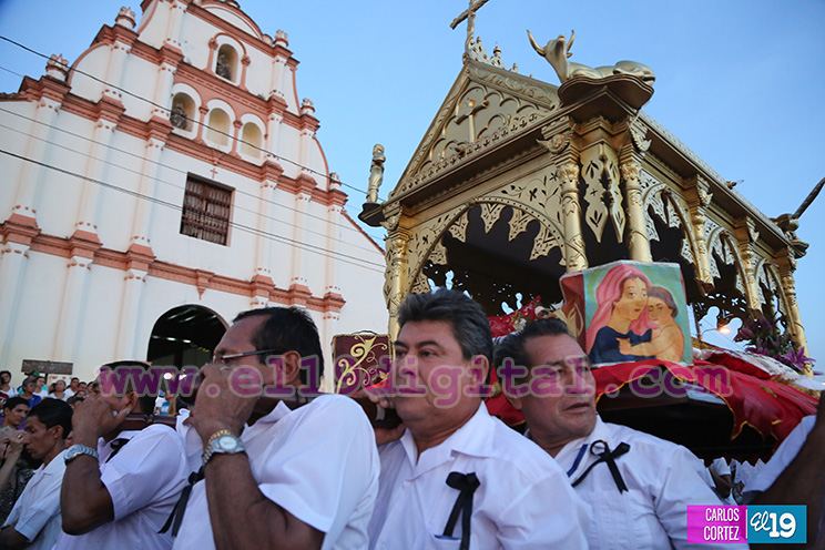 Alfombras pasionarias avivan la fe de los cristianos